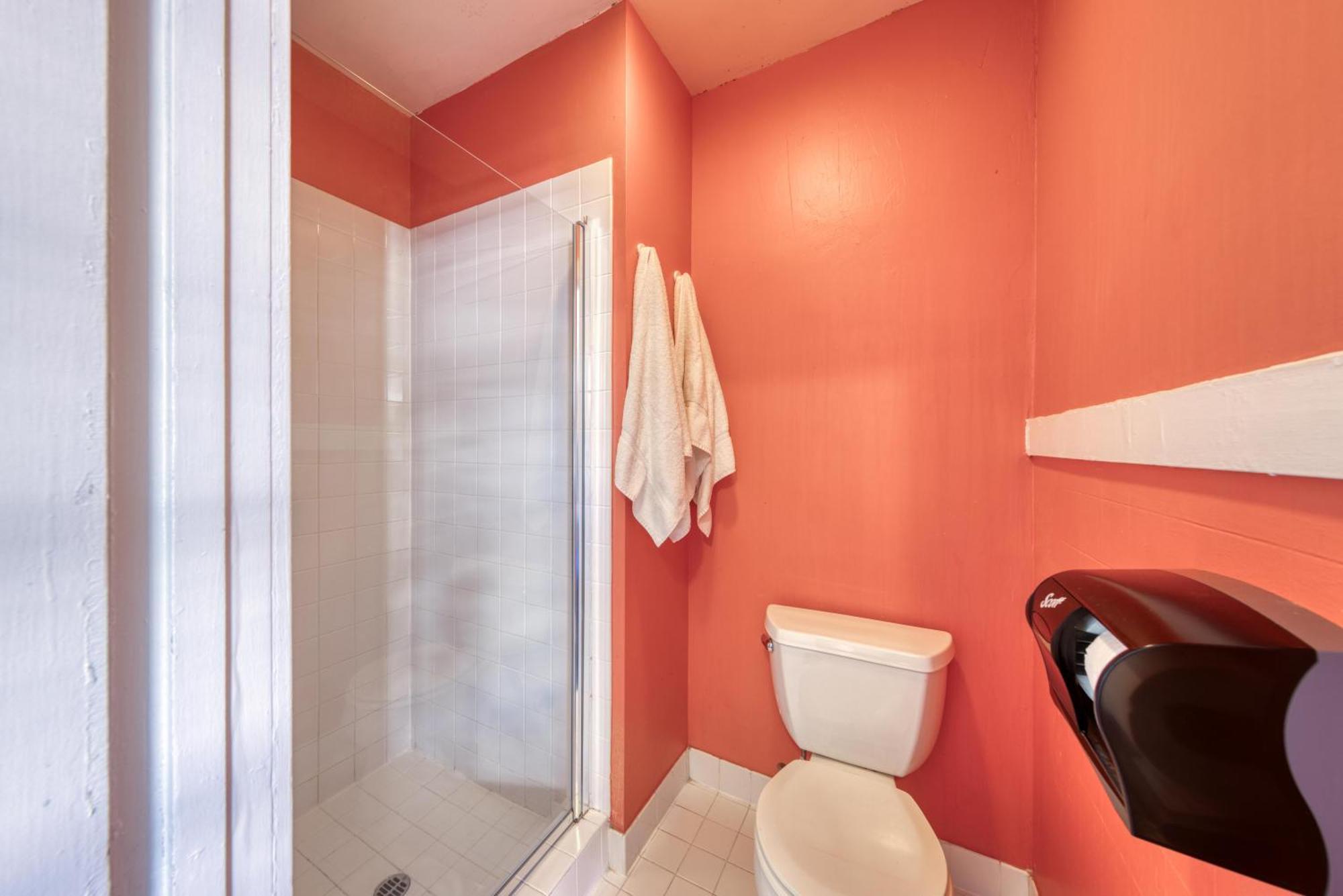 Private Twin Room Ensuite